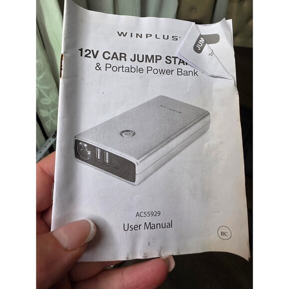 Winplus AC55929 Portable 8000mAh Car Jump Start & Power Bank with Case & Cables - Picture 8 of 13